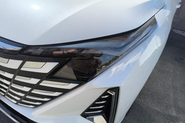 Used CHANGAN UNI-Z 2025 1.5T Luxury Version Left Front Headlight