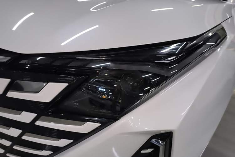 Used CHANGAN UNI-Z 2025 1.5T Luxury Version Left Front Headlight