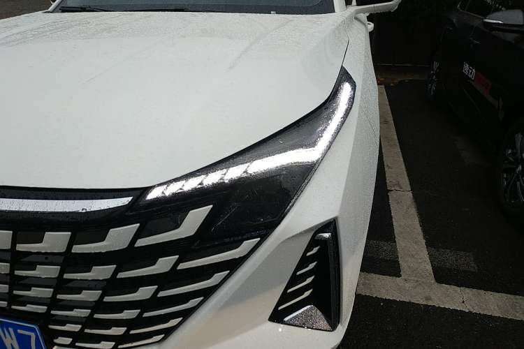 Used CHANGAN UNI-Z 2025 1.5T Luxury Version Left Front Headlight