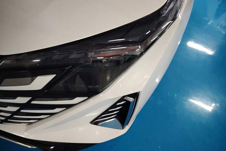 Used CHANGAN UNI-Z 2025 1.5T Luxury Version Left Front Headlight