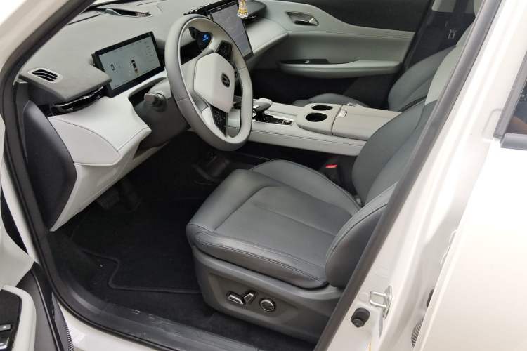 Used CHANGAN UNI-Z 2025 1.5T Premium Edition Left Front Seat
