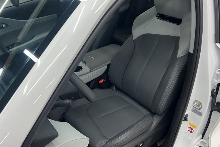 Used CHANGAN UNI-Z 2025 1.5T Premium Edition Left Front Seat