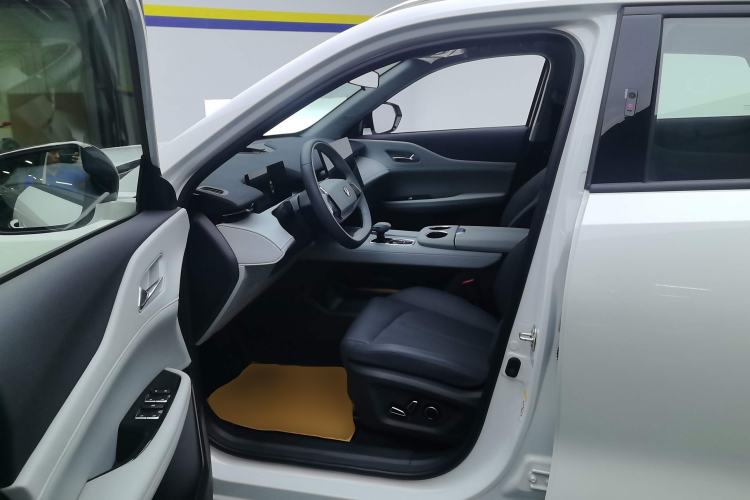 Used CHANGAN UNI-Z 2025 1.5T Premium Edition Left Front Seat