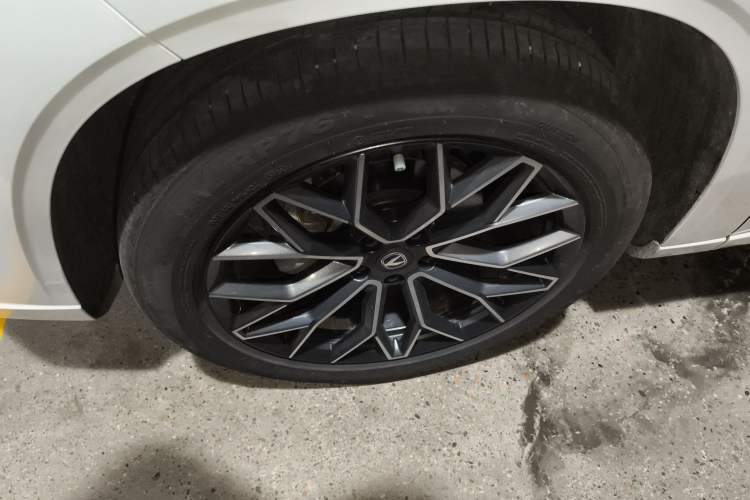 Used CHANGAN UNI-Z 2025 1.5T Premium Edition Left Front Wheel Hub