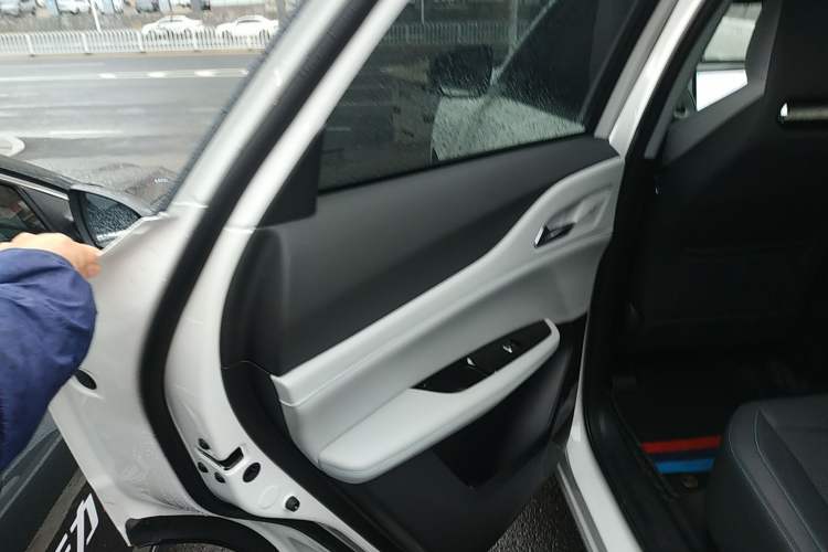 Used CHANGAN UNI-Z 2025 1.5T Luxury Version Left Rear Door Interior