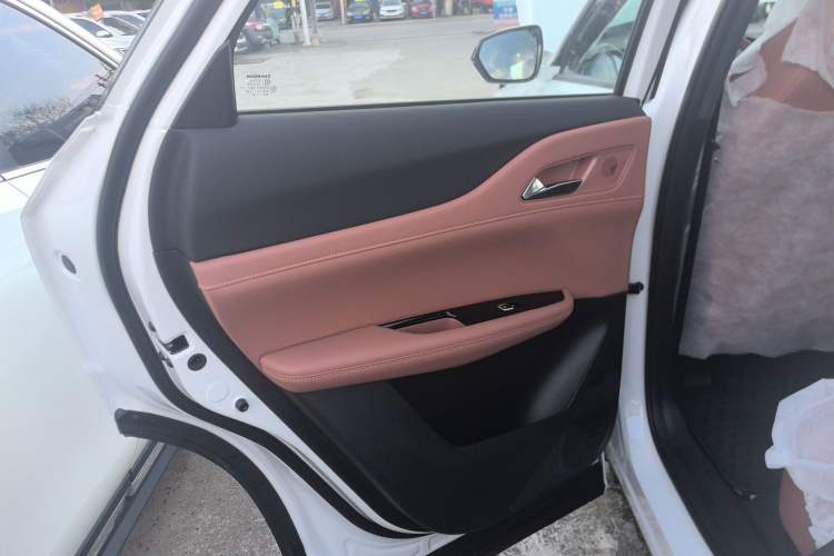 Used CHANGAN UNI-Z 2025 1.5T Luxury Version Left Rear Door Interior
