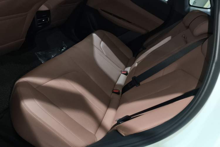 Used CHANGAN UNI-Z 2025 1.5T Premium Edition Left Rear Seat