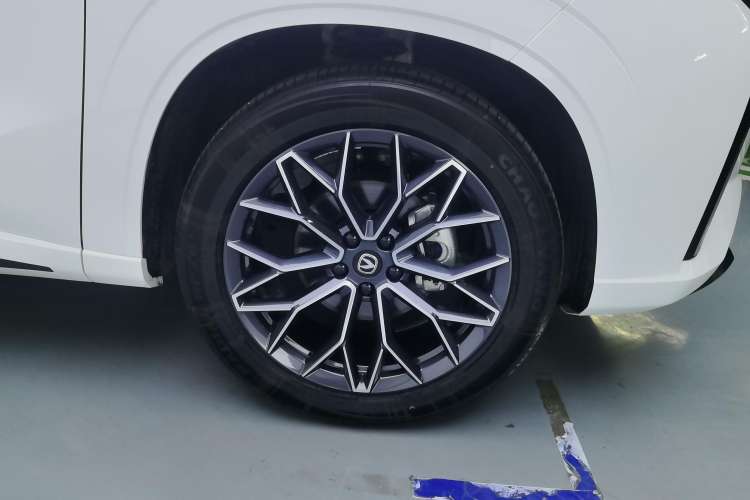 Used CHANGAN UNI-Z 2025 1.5T Premium Edition Left Rear Wheel Hub