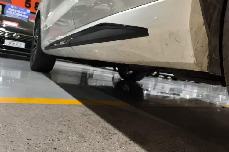 Used CHANGAN UNI-Z 2025 1.5T Premium Edition Left Side Sill