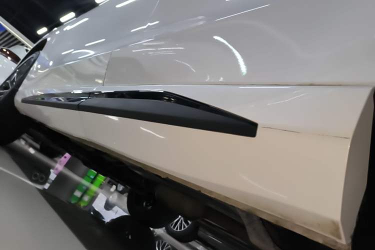 Used CHANGAN UNI-Z 2025 1.5T Luxury Version Left Side Sill