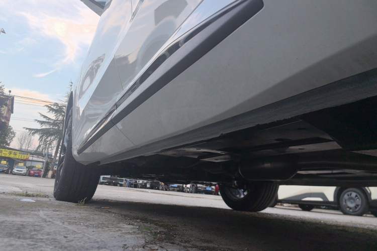 Used CHANGAN UNI-Z 2025 1.5T Luxury Version Left Side Sill