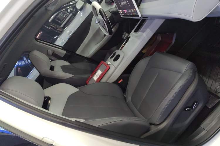 Used CHANGAN UNI-Z 2025 1.5T Premium Edition Right Front Seat