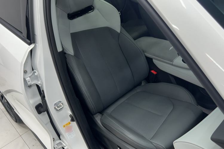 Used CHANGAN UNI-Z 2025 1.5T Premium Edition Right Front Seat