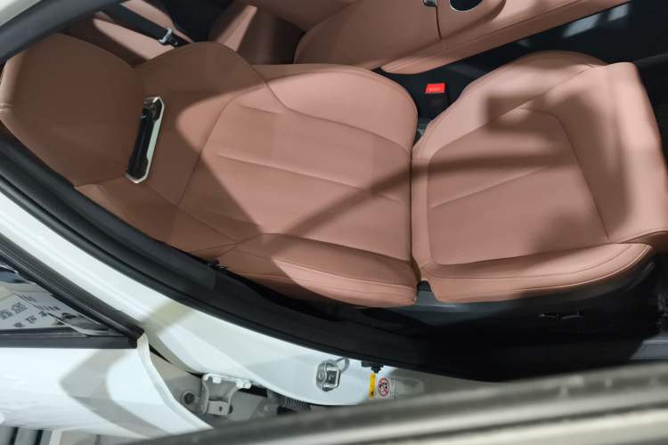 Used CHANGAN UNI-Z 2025 1.5T Premium Edition Right Front Seat