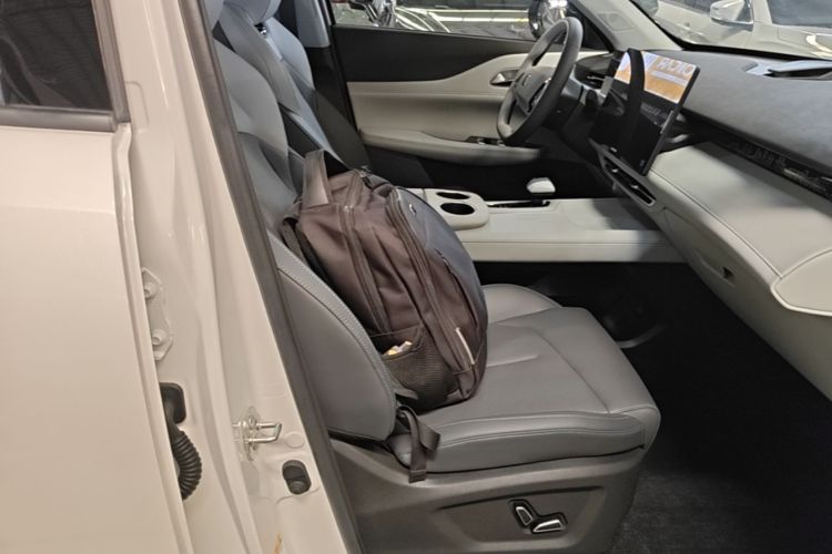 Used CHANGAN UNI-Z 2025 1.5T Premium Edition Right Front Seat