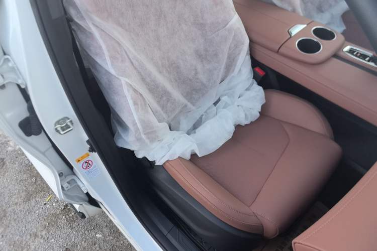 Used CHANGAN UNI-Z 2025 1.5T Luxury Version Right Front Seat