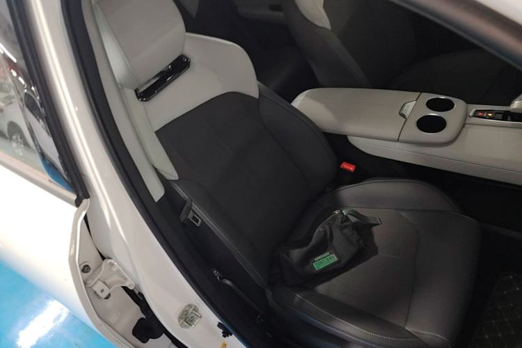 Used CHANGAN UNI-Z 2025 1.5T Luxury Version Right Front Seat