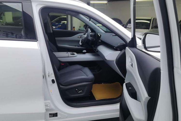 Used CHANGAN UNI-Z 2025 1.5T Premium Edition Right Front Seat