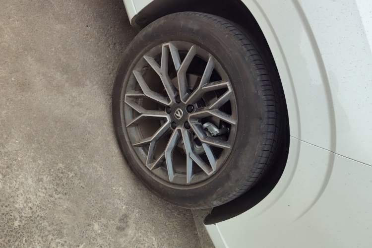 Used CHANGAN UNI-Z 2025 500Bar PRO Right Front Wheel Hub