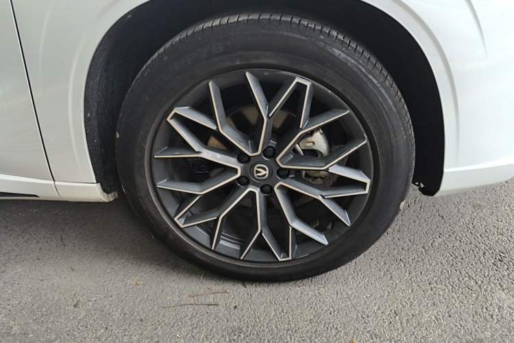 Used CHANGAN UNI-Z 2025 1.5T Premium Edition Right Front Wheel Hub