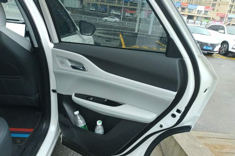 Used CHANGAN UNI-Z 2025 1.5T Luxury Version Right Rear Door Interior