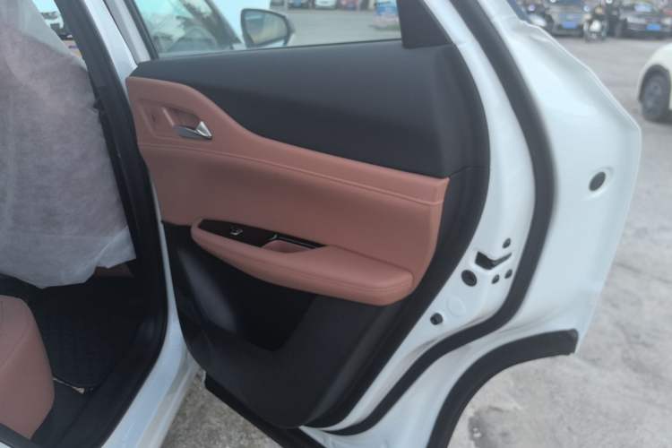 Used CHANGAN UNI-Z 2025 1.5T Luxury Version Right Rear Door Interior