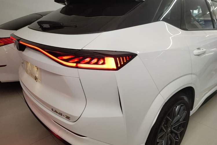 Used CHANGAN UNI-Z 2025 1.5T Luxury Version Right Rear Taillight