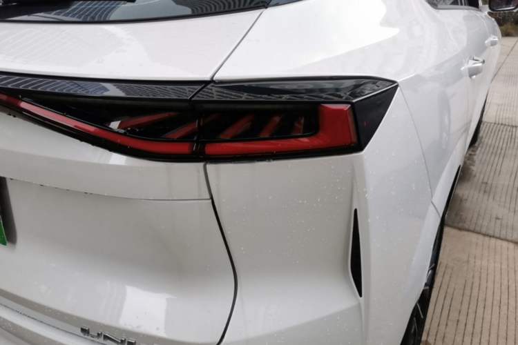 Used CHANGAN UNI-Z 2025 500 Bar MAX Right Rear Taillight