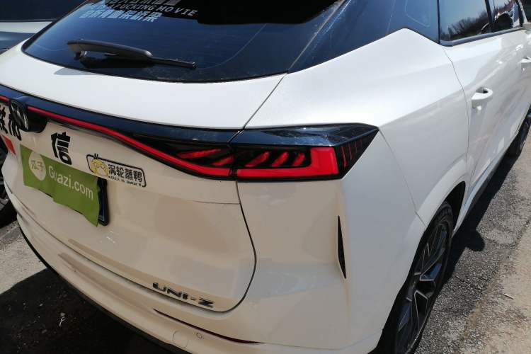 Used CHANGAN UNI-Z 2025 1.5T Luxury Version Right Rear Taillight