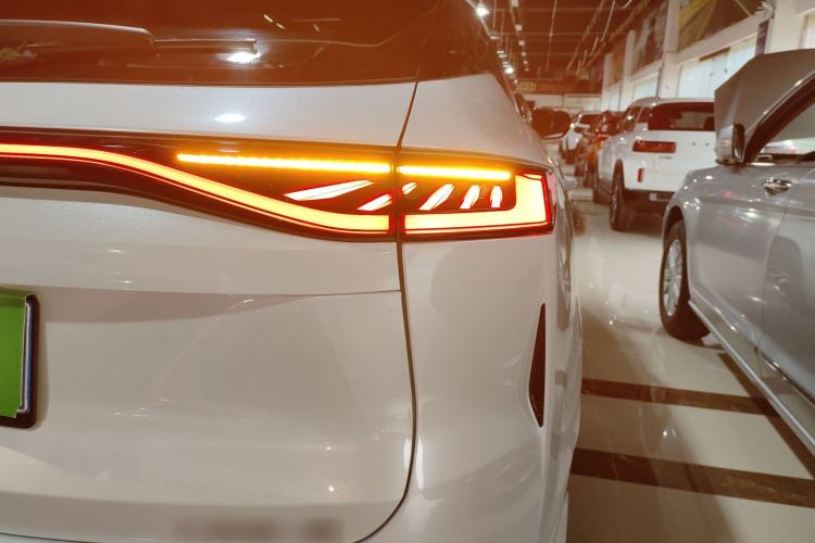Used CHANGAN UNI-Z 2025 500Bar PRO Right Rear Taillight