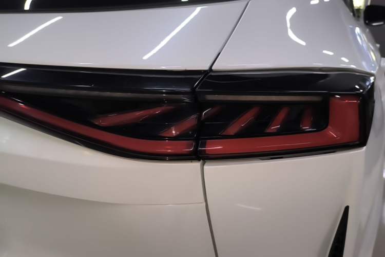 Used CHANGAN UNI-Z 2025 1.5T Luxury Version Right Rear Taillight