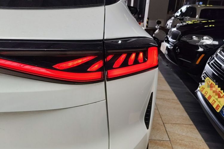 Used CHANGAN UNI-Z 2025 1.5T Luxury Version Right Rear Taillight