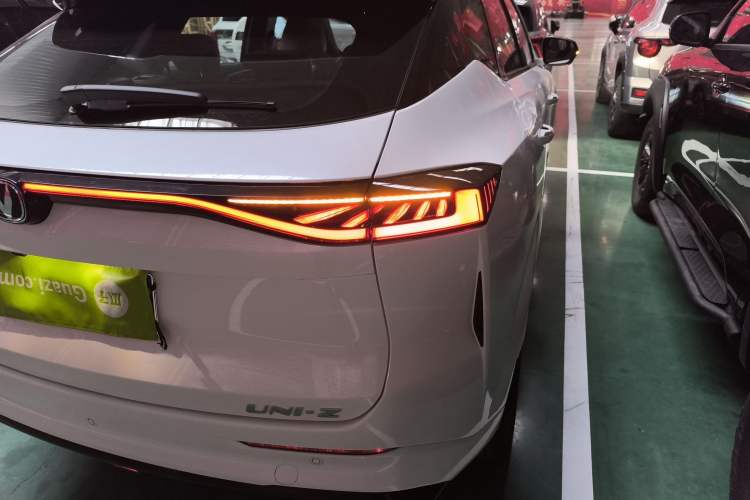 Used CHANGAN UNI-Z 2025 1.5T Premium Edition Right Rear Taillight