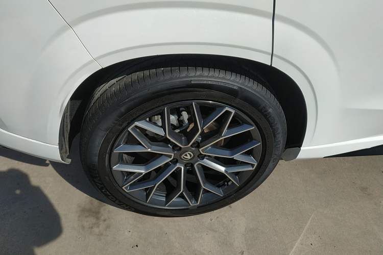 Used CHANGAN UNI-Z 2025 1.5T Premium Edition Right Rear Wheel Hub