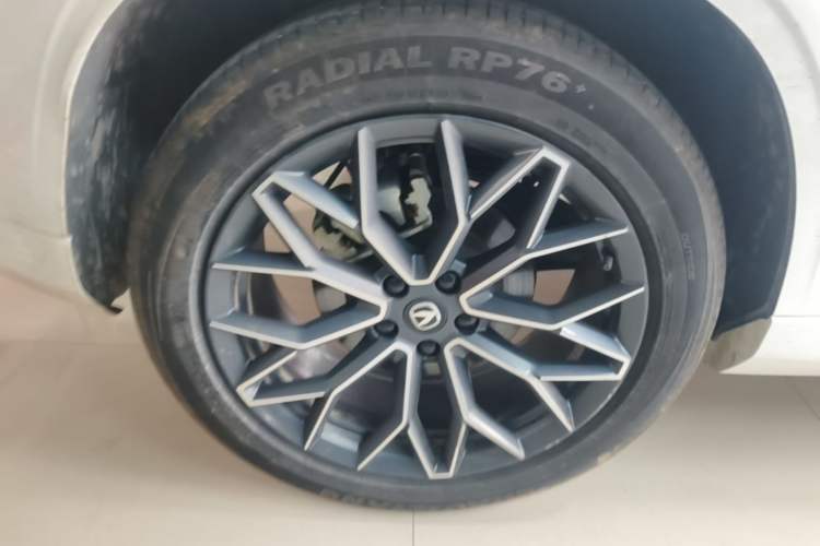 Used CHANGAN UNI-Z 2025 1.5T Premium Edition Right Rear Wheel Hub