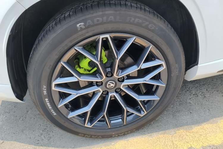 Used CHANGAN UNI-Z 2025 1.5T Premium Edition Right Rear Wheel Hub