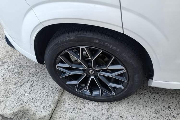 Used CHANGAN UNI-Z 2025 1.5T Luxury Version Right Rear Wheel Hub