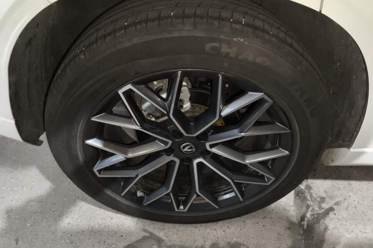 Used CHANGAN UNI-Z 2025 1.5T Premium Edition Right Rear Wheel Hub