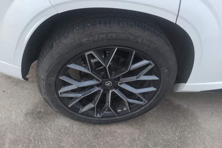 Used CHANGAN UNI-Z 2025 1.5T Premium Edition Right Rear Wheel Hub