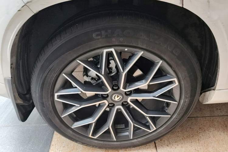 Used CHANGAN UNI-Z 2025 1.5T Luxury Version Right Rear Wheel Hub