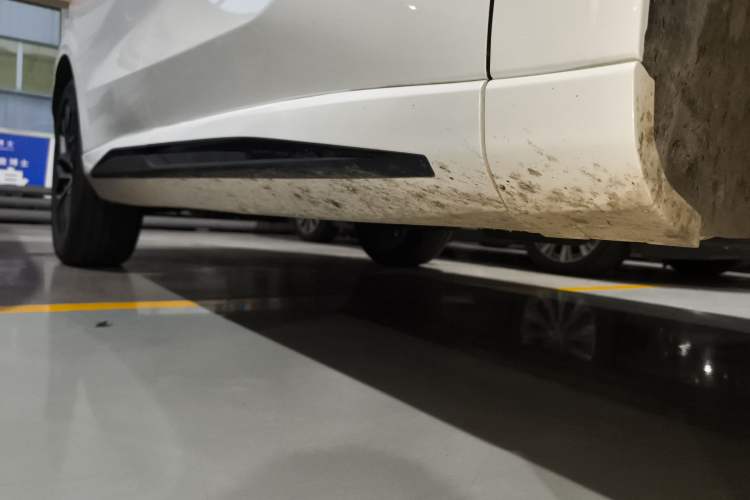Used CHANGAN UNI-Z 2025 1.5T Premium Edition Right Side Sill