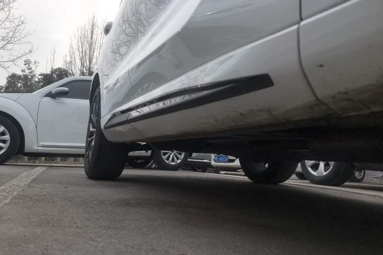 Used CHANGAN UNI-Z 2025 1.5T Premium Edition Right Side Sill