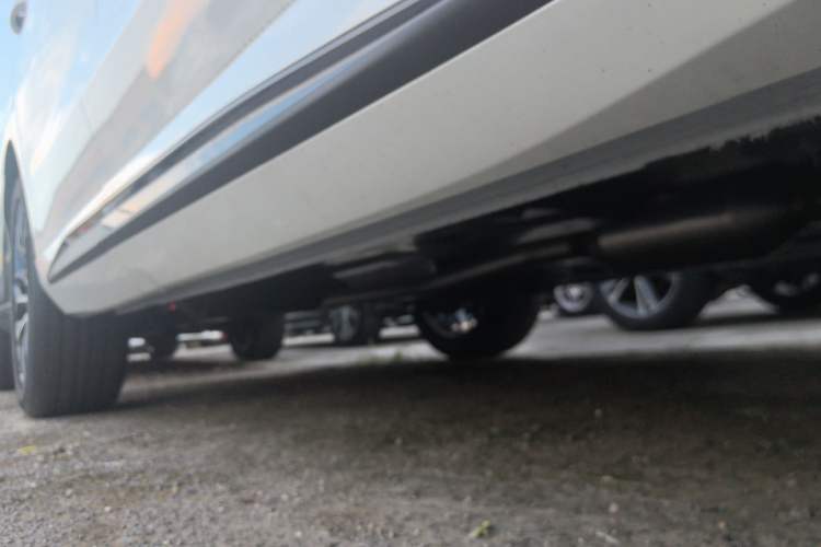 Used CHANGAN UNI-Z 2025 1.5T Luxury Version Right Side Sill