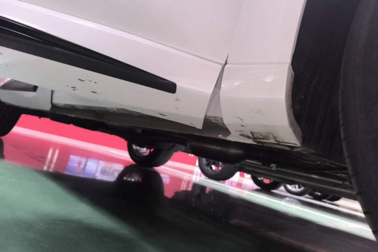 Used CHANGAN UNI-Z 2025 1.5T Premium Edition Right Side Sill