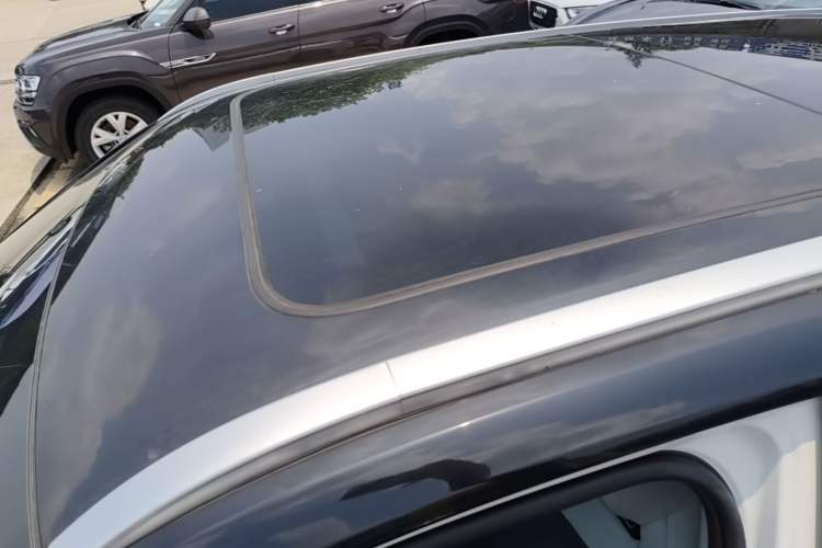 Used CHANGAN UNI-Z 2025 1.5T Premium Edition Roof