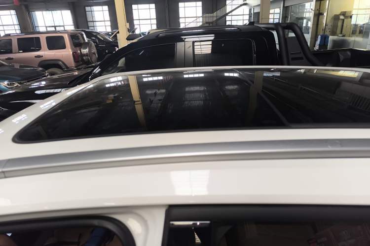 Used CHANGAN UNI-Z 2025 1.5T Premium Edition Roof
