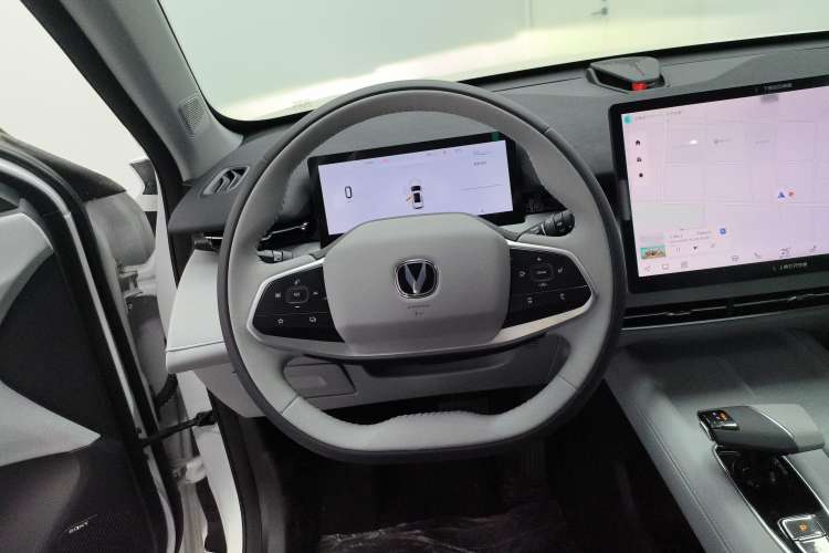 Used CHANGAN UNI-Z 2025 1.5T Premium Edition Steering Wheel