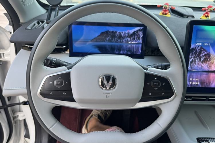Used CHANGAN UNI-Z 2025 1.5T Premium Edition Steering Wheel