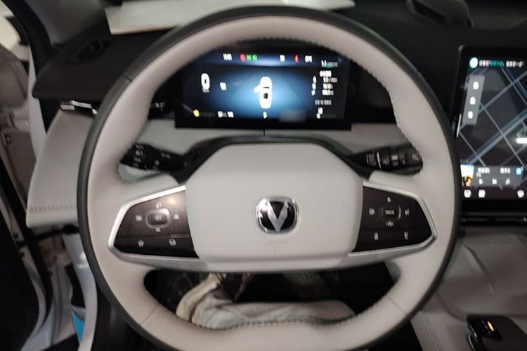 Used CHANGAN UNI-Z 2025 1.5T Luxury Version Steering Wheel