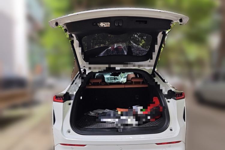 Used CHANGAN UNI-Z 2025 1.5T Luxury Version Trunk
